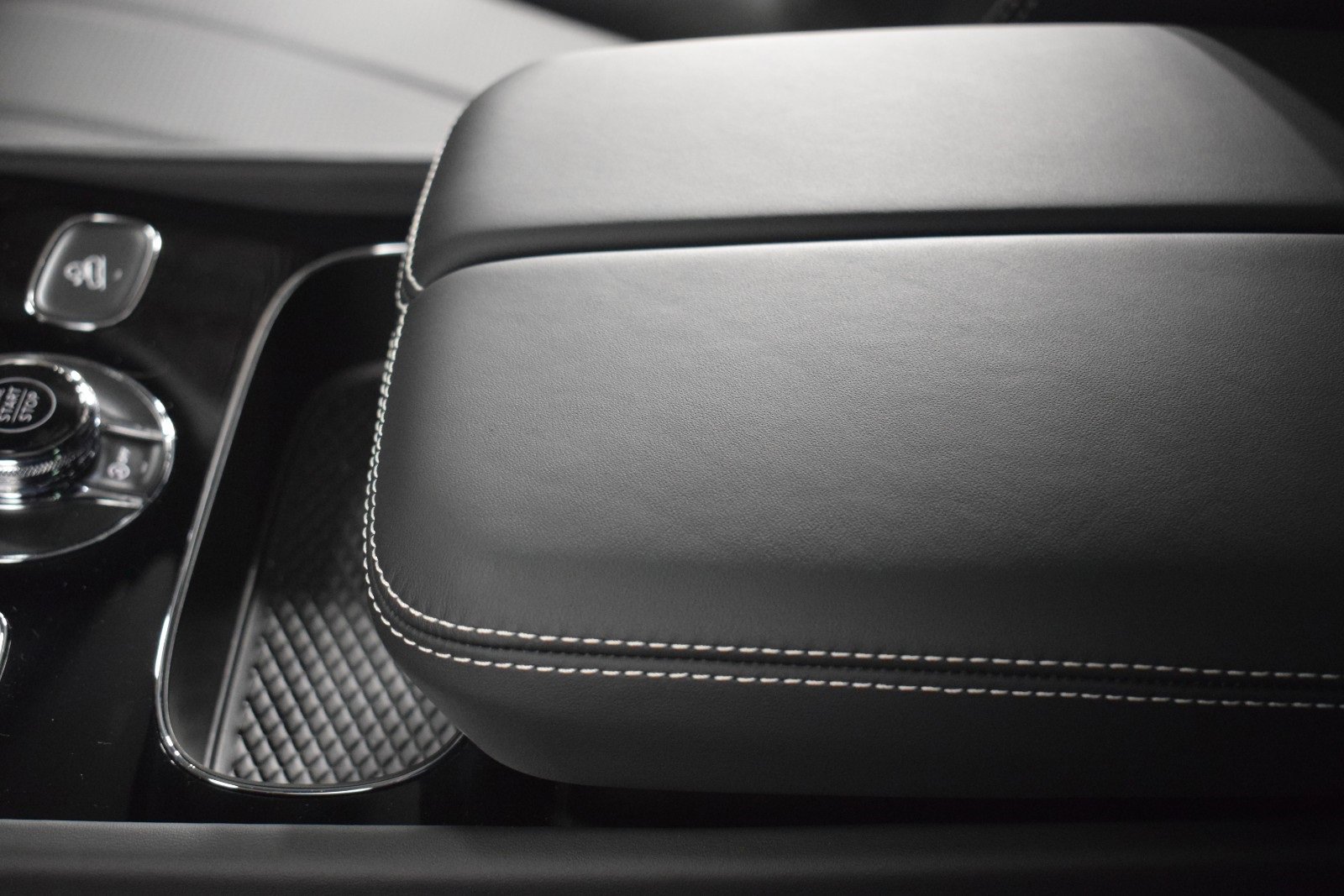 New 2024 Bentley Bentayga Extended Wheelbase image 43