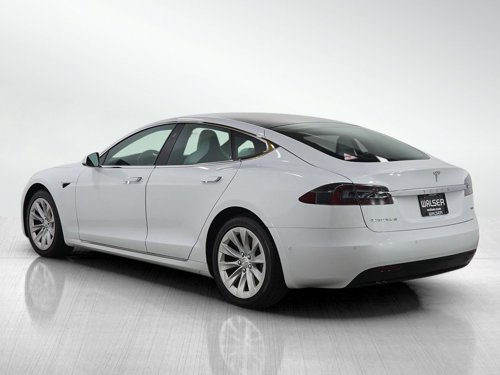 Used 2018 Tesla Model S AWD image 4