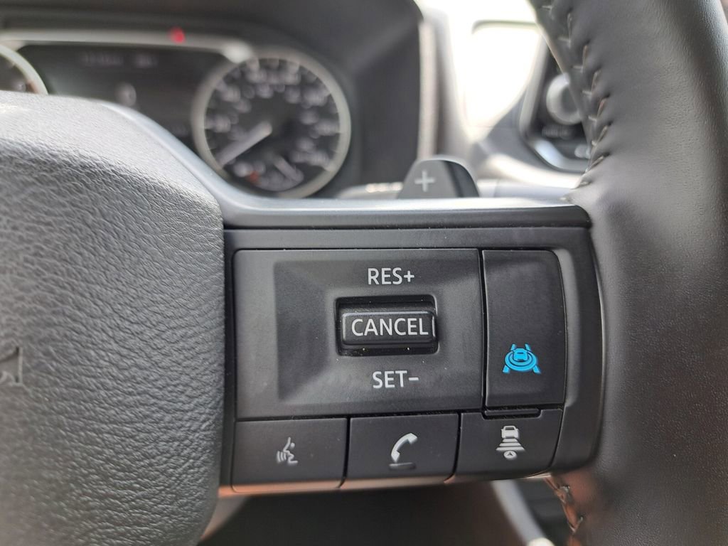 Used 2025 Nissan Rogue SV image 12