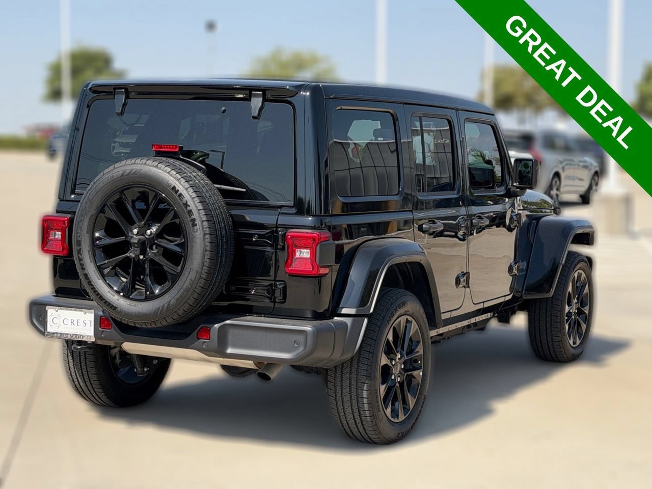 Used 2025 Jeep Wrangler Unlimited Sahara w/ Safety Group AWD/4WD image 7