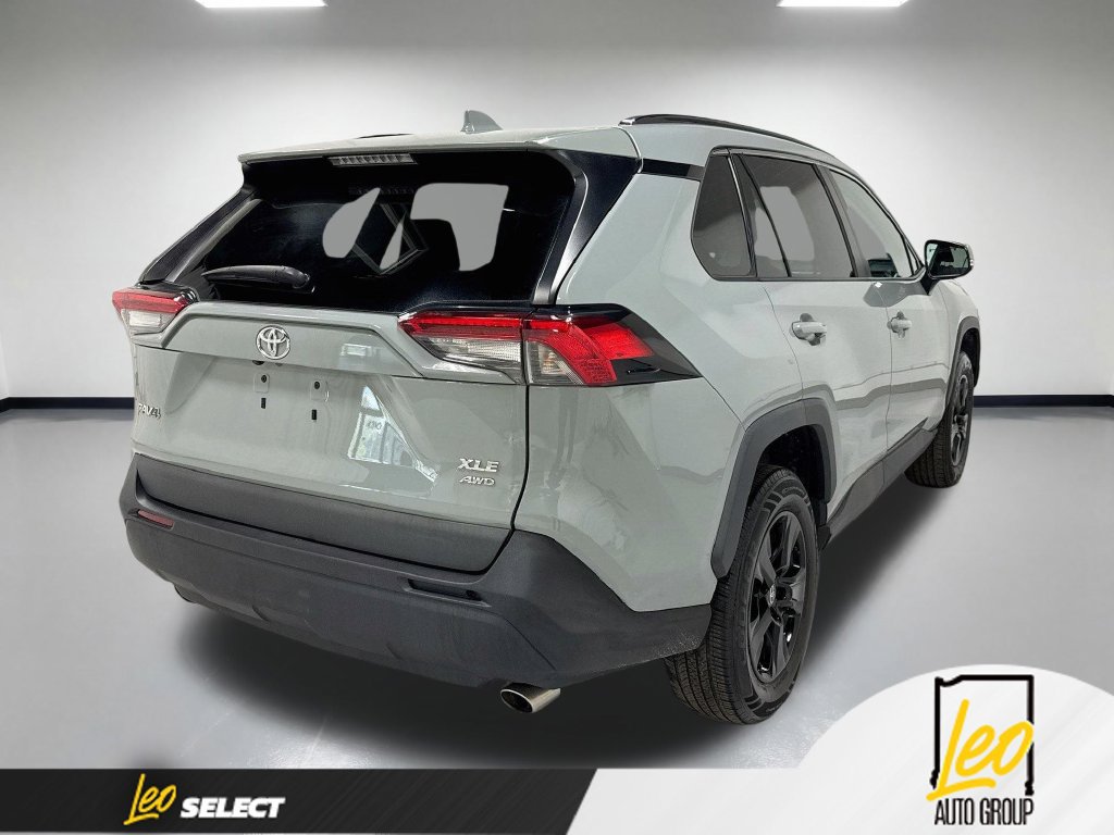 Used 2021 Toyota RAV4 XLE w/ Convenience Package AWD/4WD image 8
