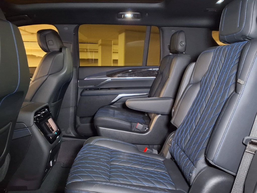 New 2026 Cadillac Escalade IQL Luxury AWD/4WD image 12