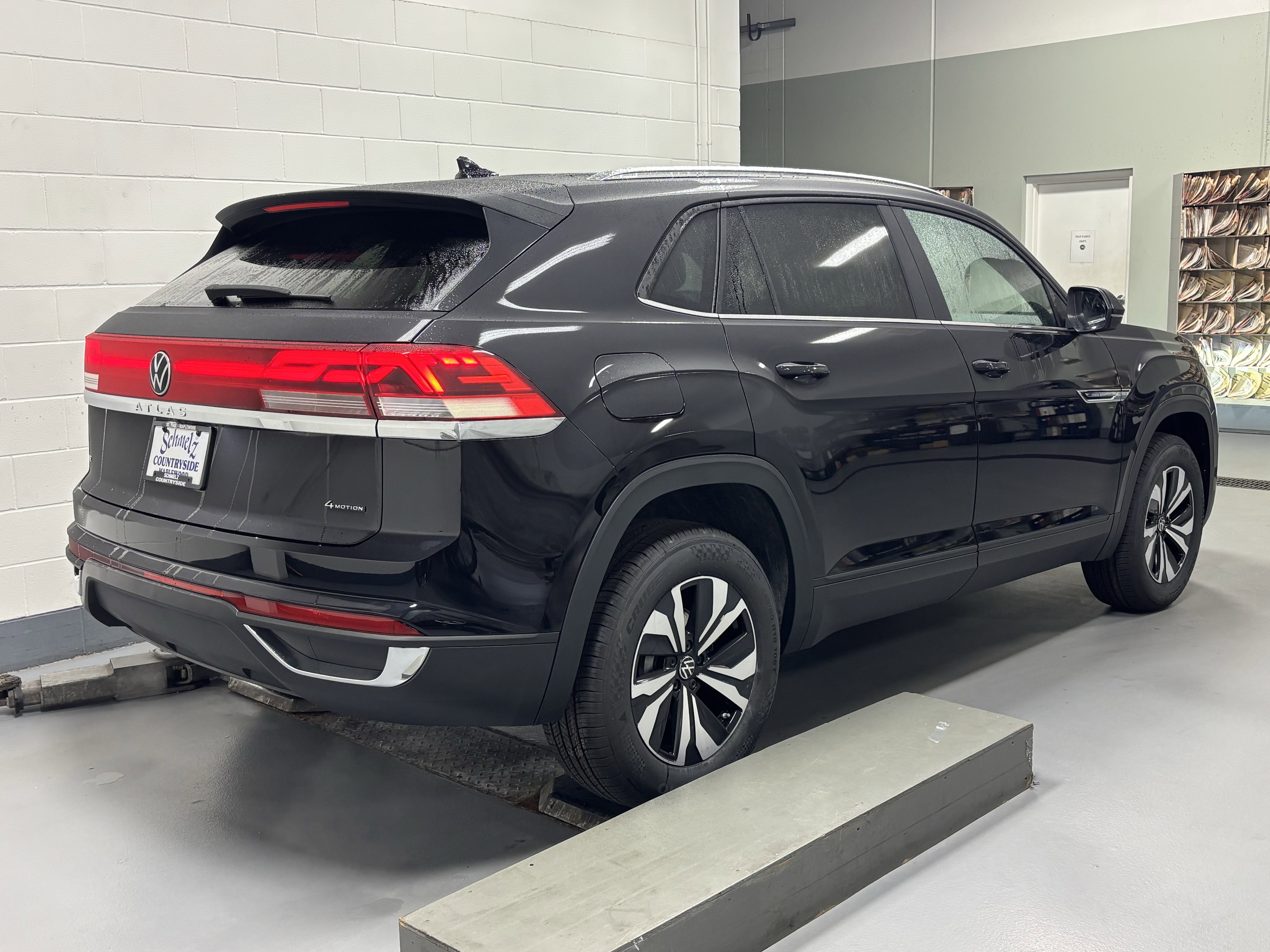 New 2026 Volkswagen Atlas Cross Sport SE image 8