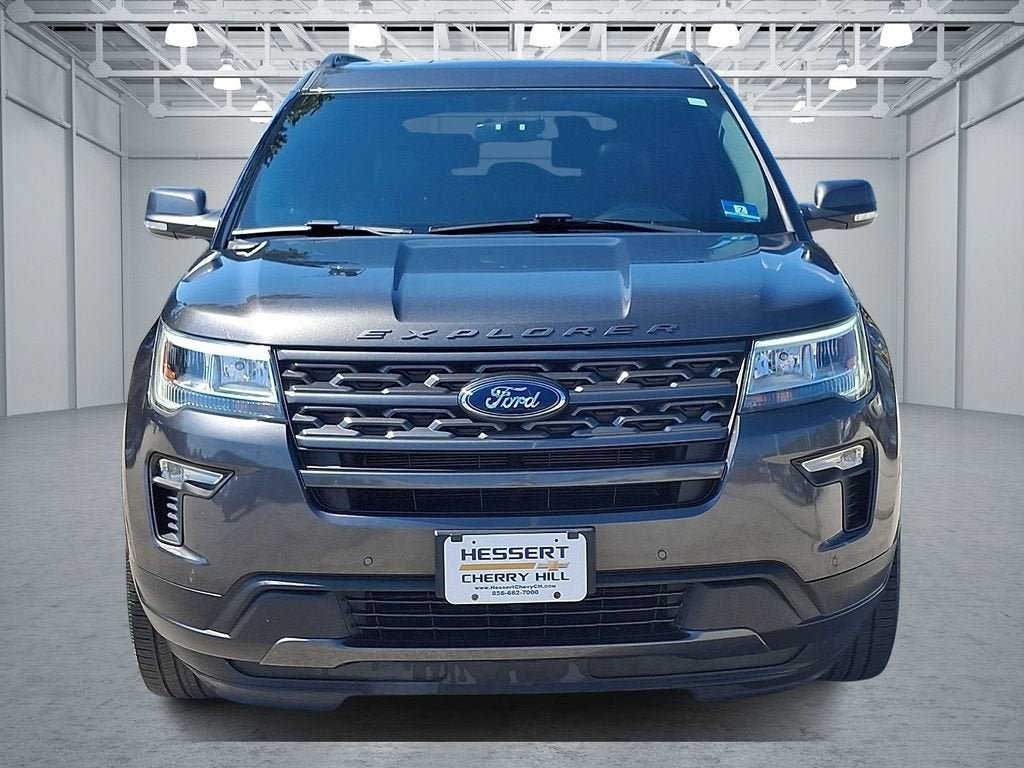 Used 2019 Ford Explorer XLT w/ Equipment Group 202A AWD/4WD image 3