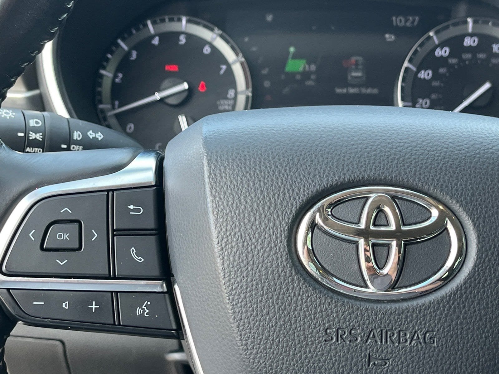 Used 2021 Toyota Highlander XLE FWD image 19