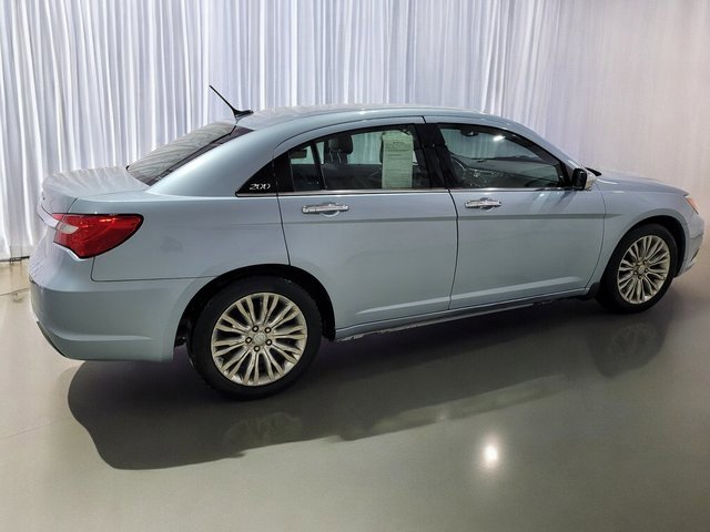 Used 2013 Chrysler 200 Limited image 16