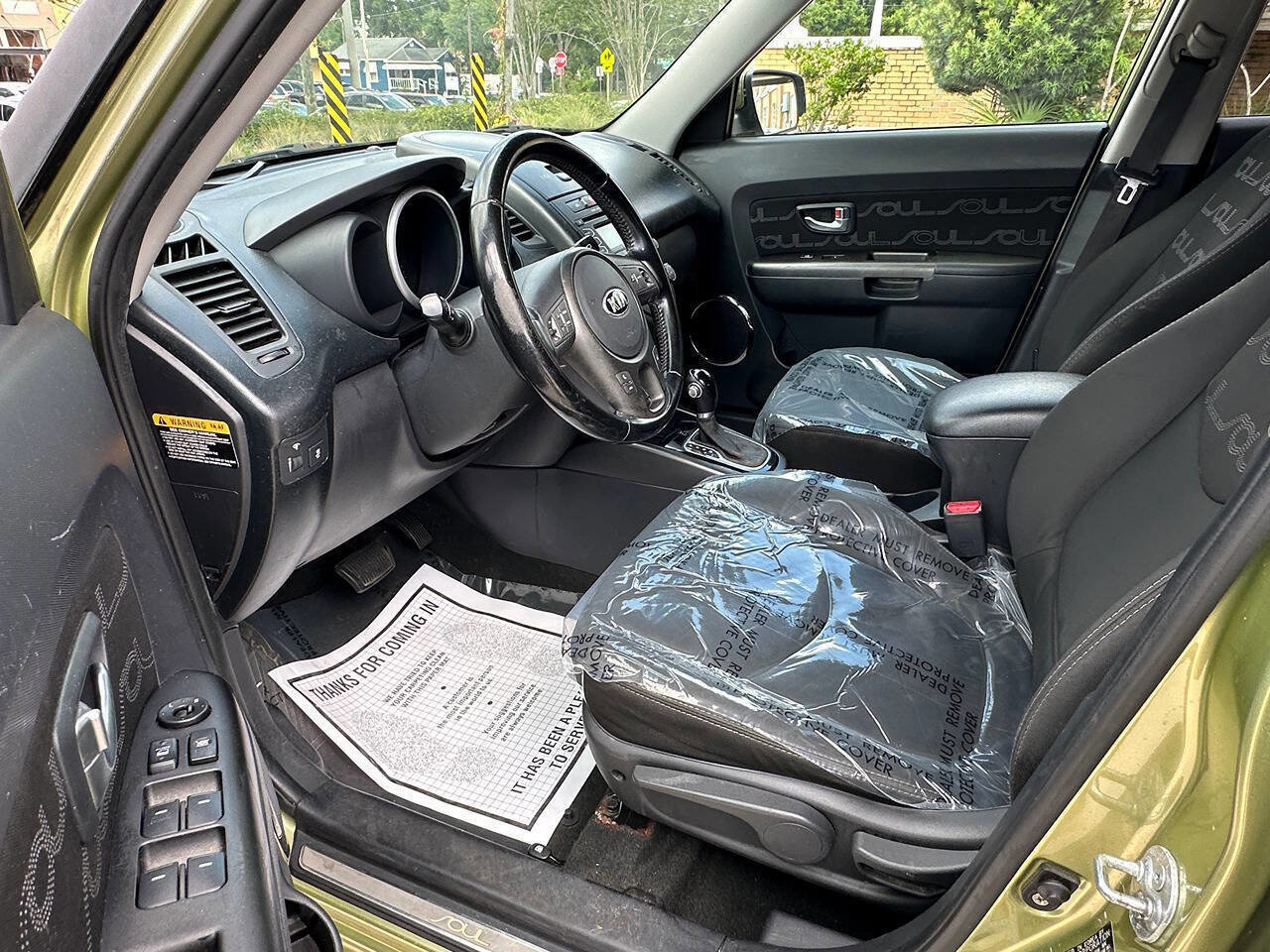 Used 2013 Kia Soul + FWD image 10