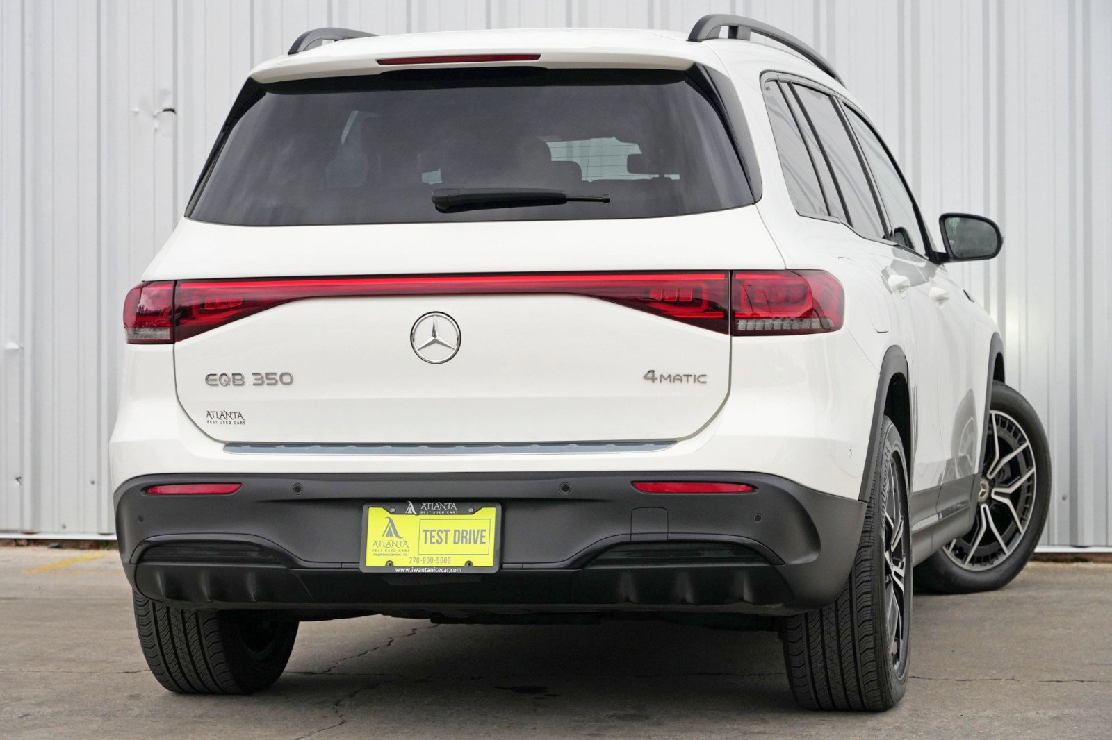 Used 2022 Mercedes-Benz EQB 350 4MATIC image 4