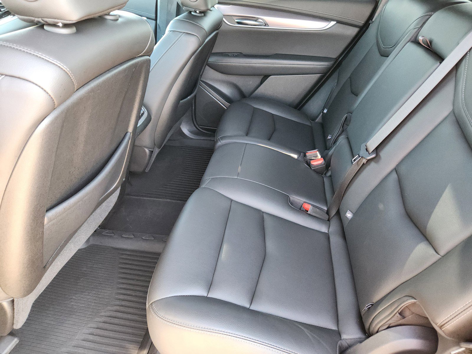 Certified 2024 Cadillac XT6 Luxury w/ LPO, Floor Liner Package image 13