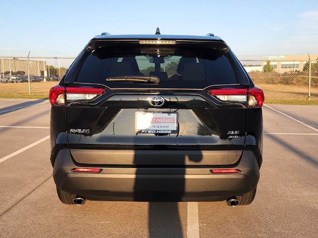 Used 2025 Toyota RAV4 XLE w/ Convenience Package image 6