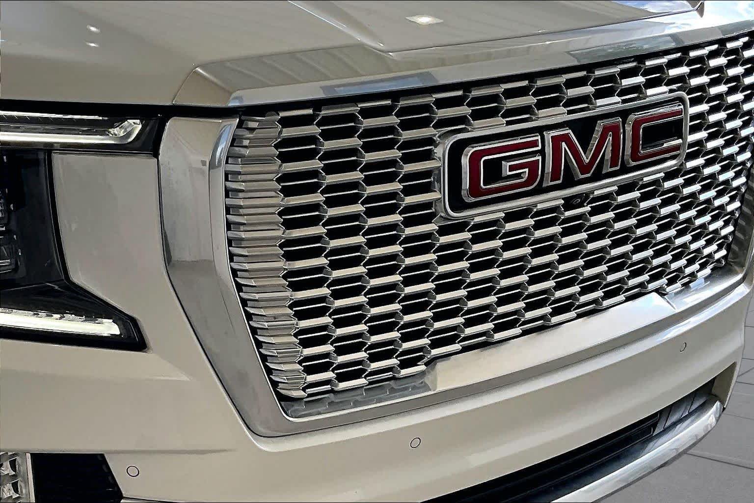Used 2023 GMC Yukon Denali w/ Max Trailering Package AWD/4WD image 30