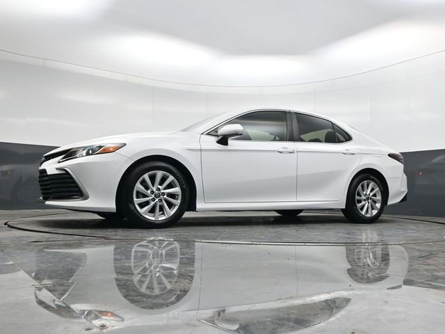 Used 2022 Toyota Camry LE image 27