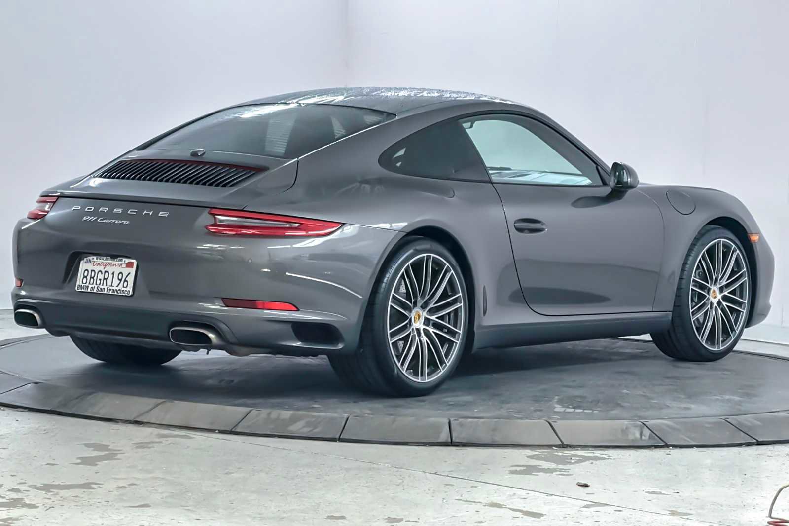 Used 2018 Porsche 911 Carrera image 2
