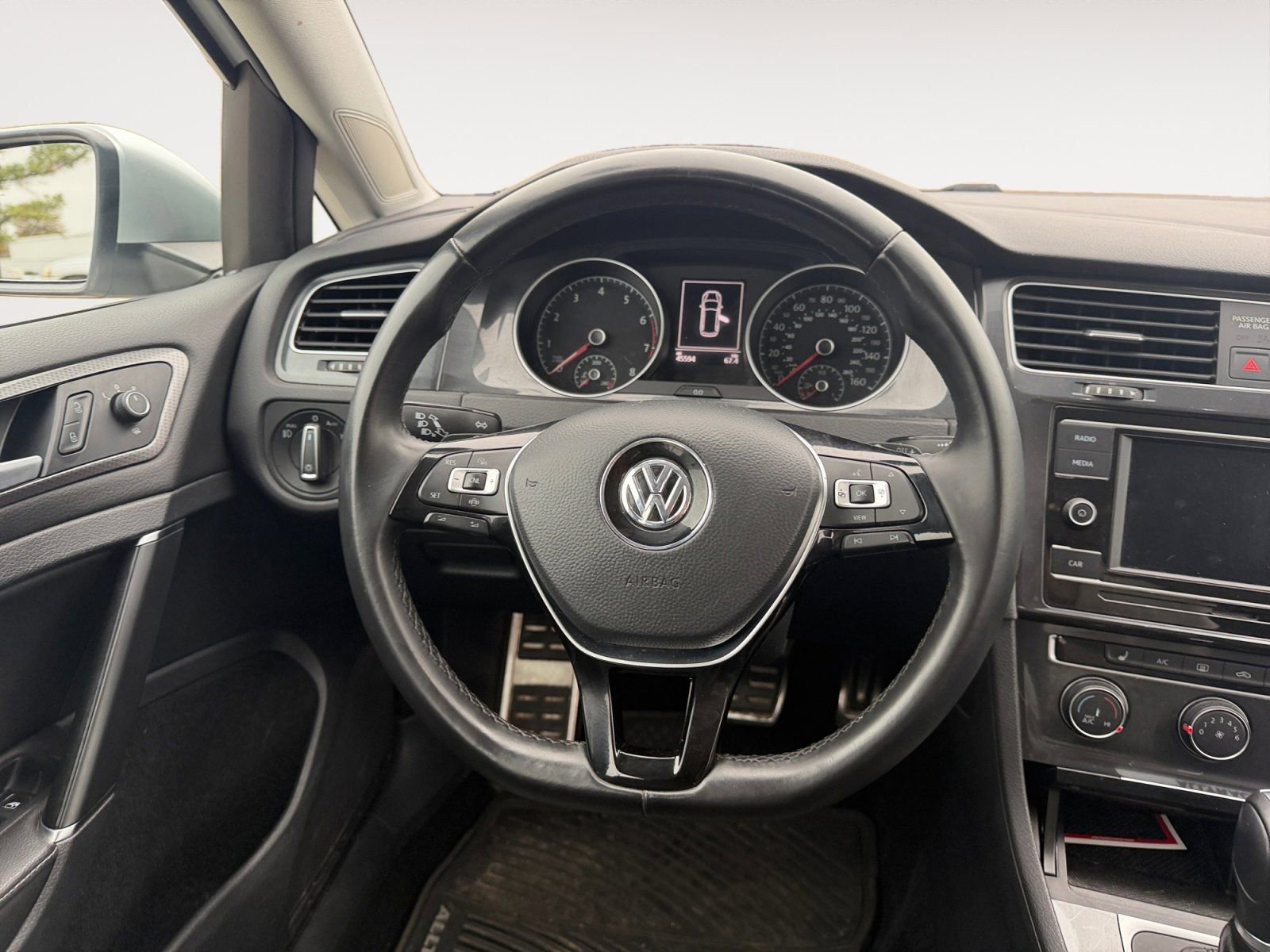 Used 2019 Volkswagen Golf Alltrack S image 12
