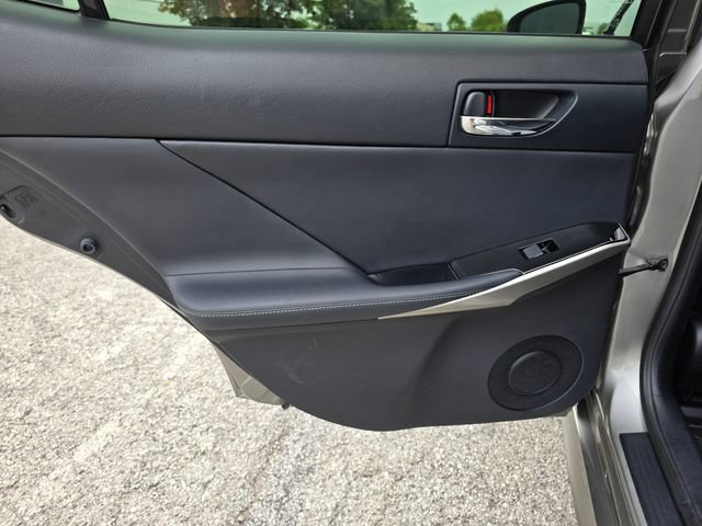 Used 2016 Lexus IS 200t RWD image 34