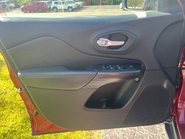 Used 2014 Jeep Cherokee Limited AWD/4WD image 9