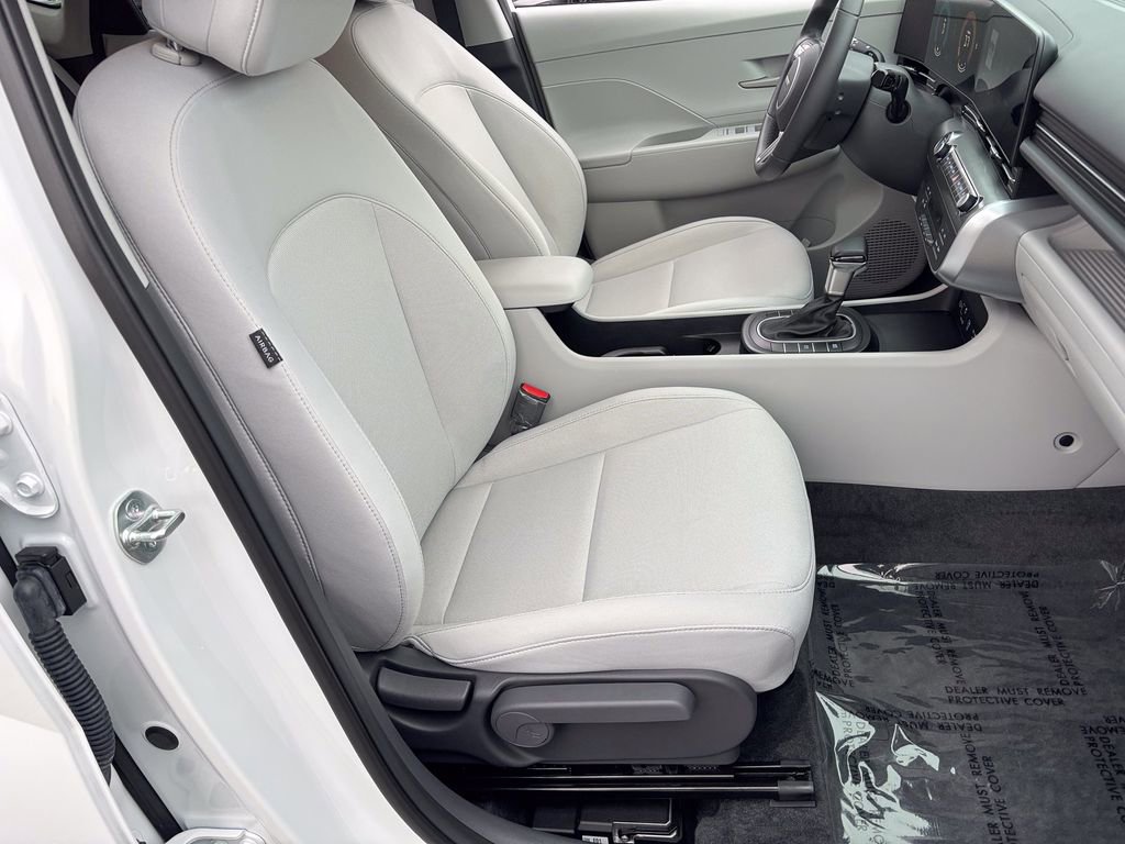 Used 2025 Hyundai Kona SEL image 28