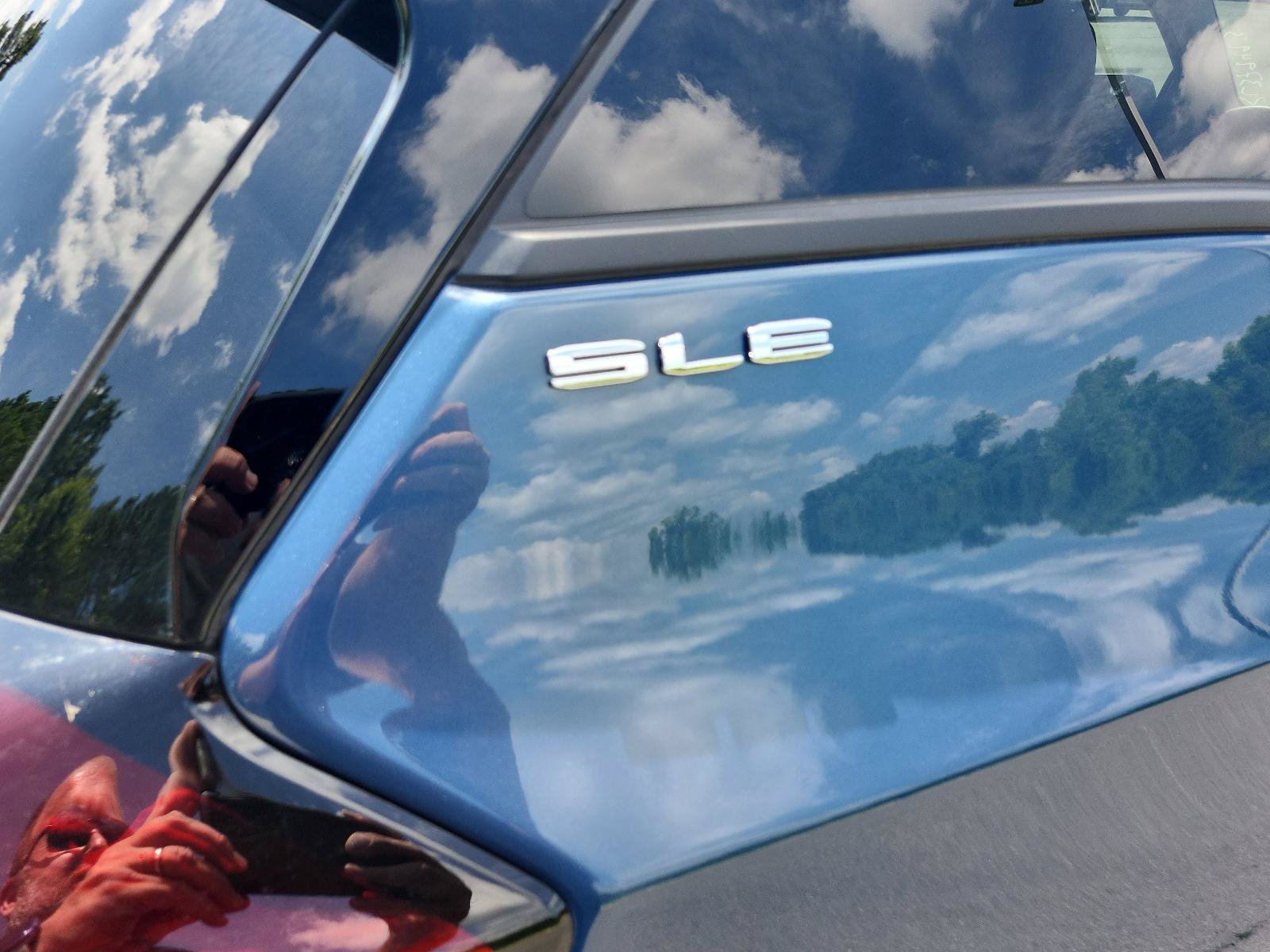 Certified 2024 GMC Terrain SLE w/ Driver Convenience Package FWD image 5