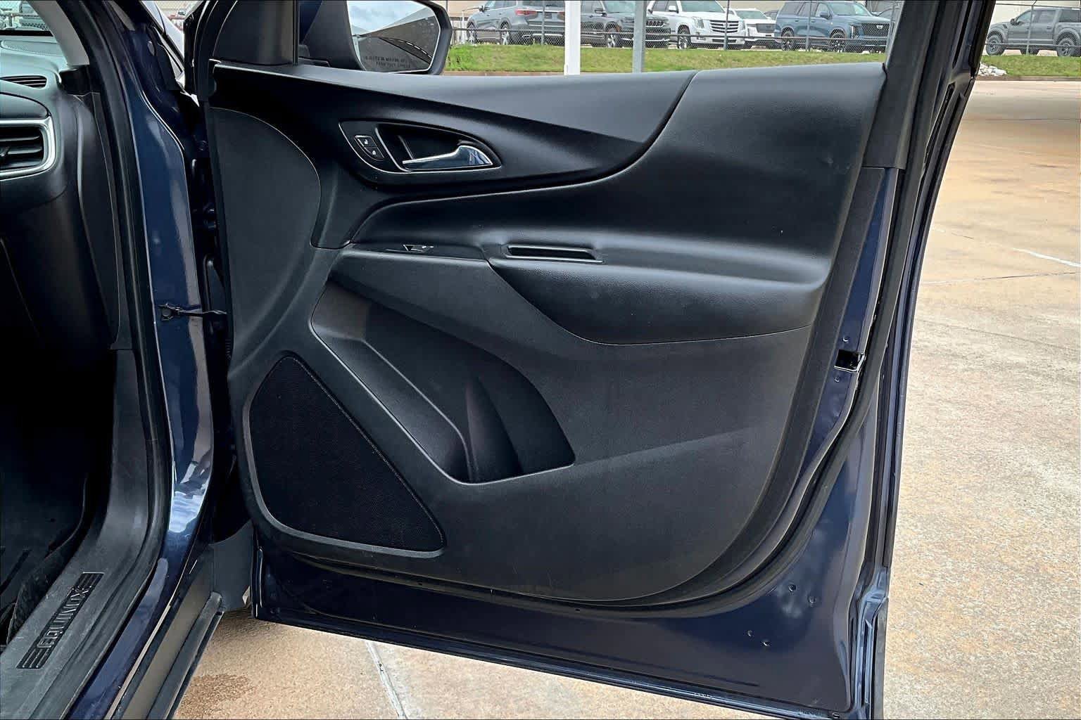 Used 2018 Chevrolet Equinox LT image 25