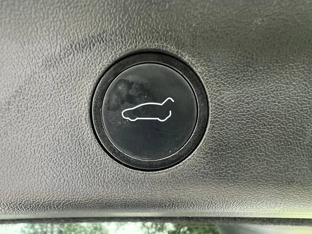 Used 2022 Tesla Model Y Performance AWD/4WD image 15