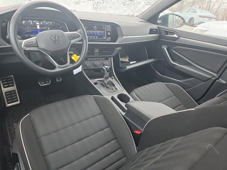 Used 2024 Volkswagen Jetta Sport image 8