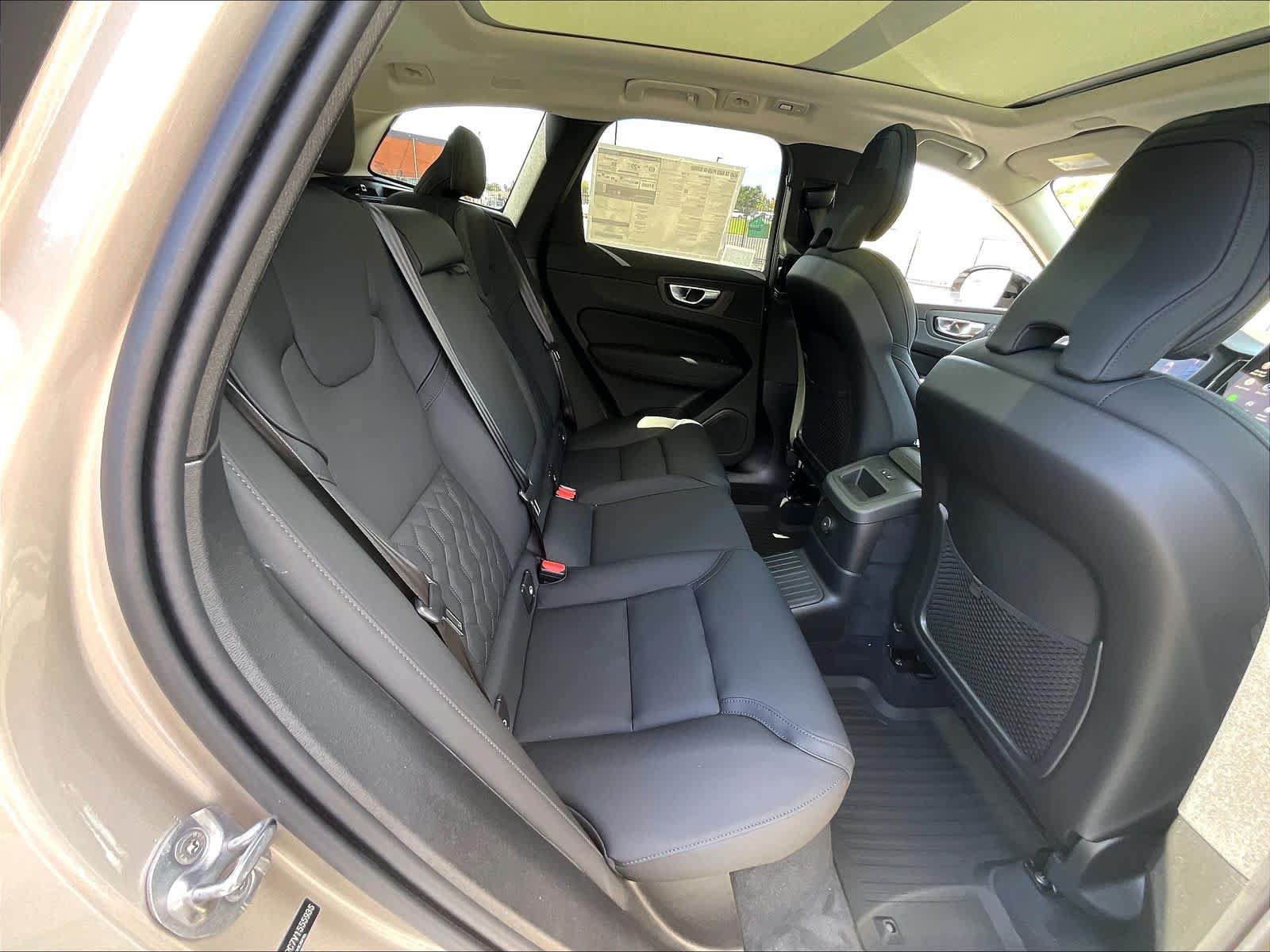 New 2027 Volvo XC60 T8 Plus AWD/4WD image 27