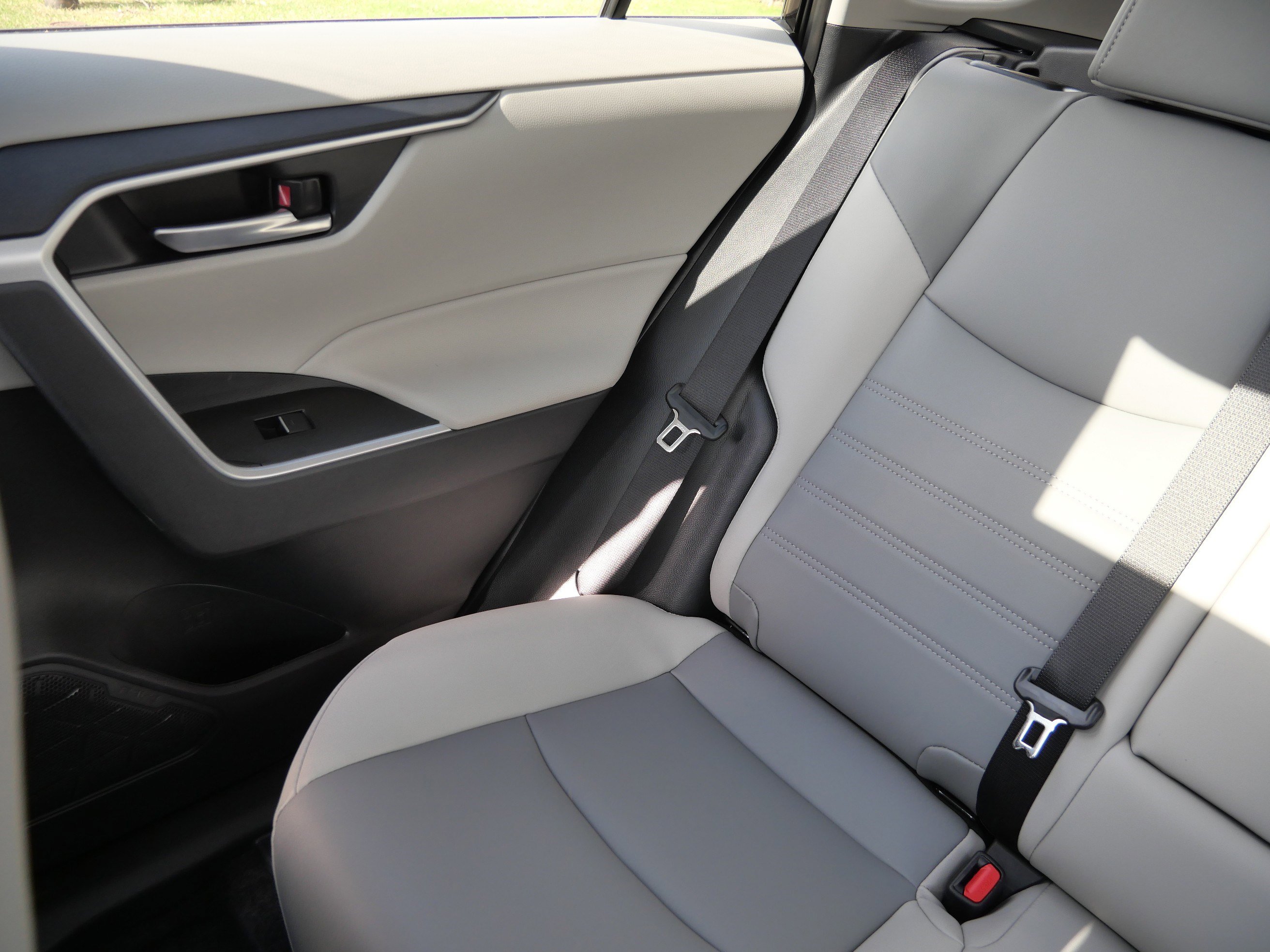 Used 2025 Toyota RAV4 XLE Premium w/ Weather Package image 12