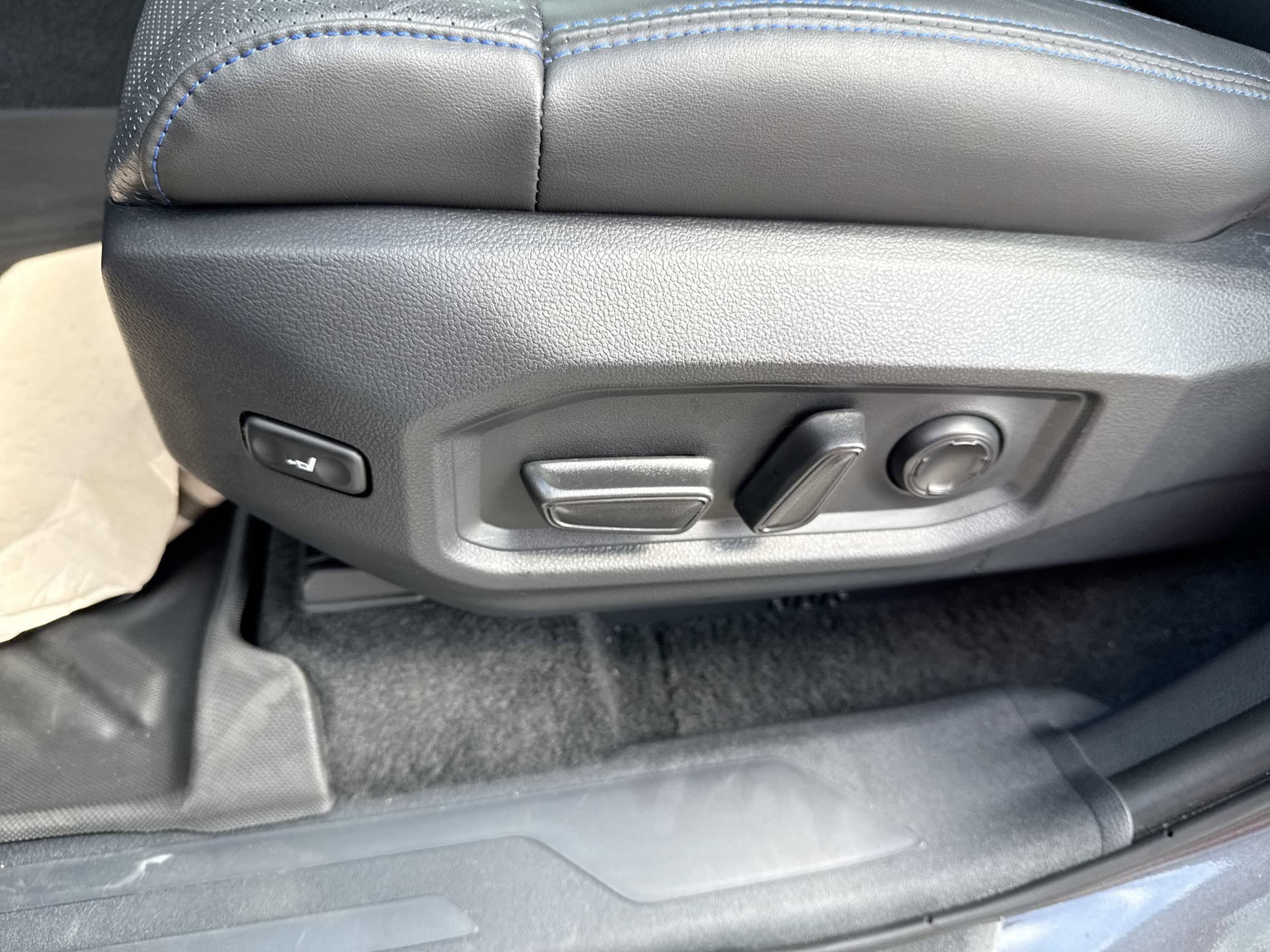 Certified 2025 Toyota Sequoia Platinum AWD/4WD image 14