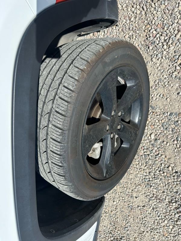 Used 2023 Jeep Grand Cherokee Limited w/ Black Appearance Package image 46