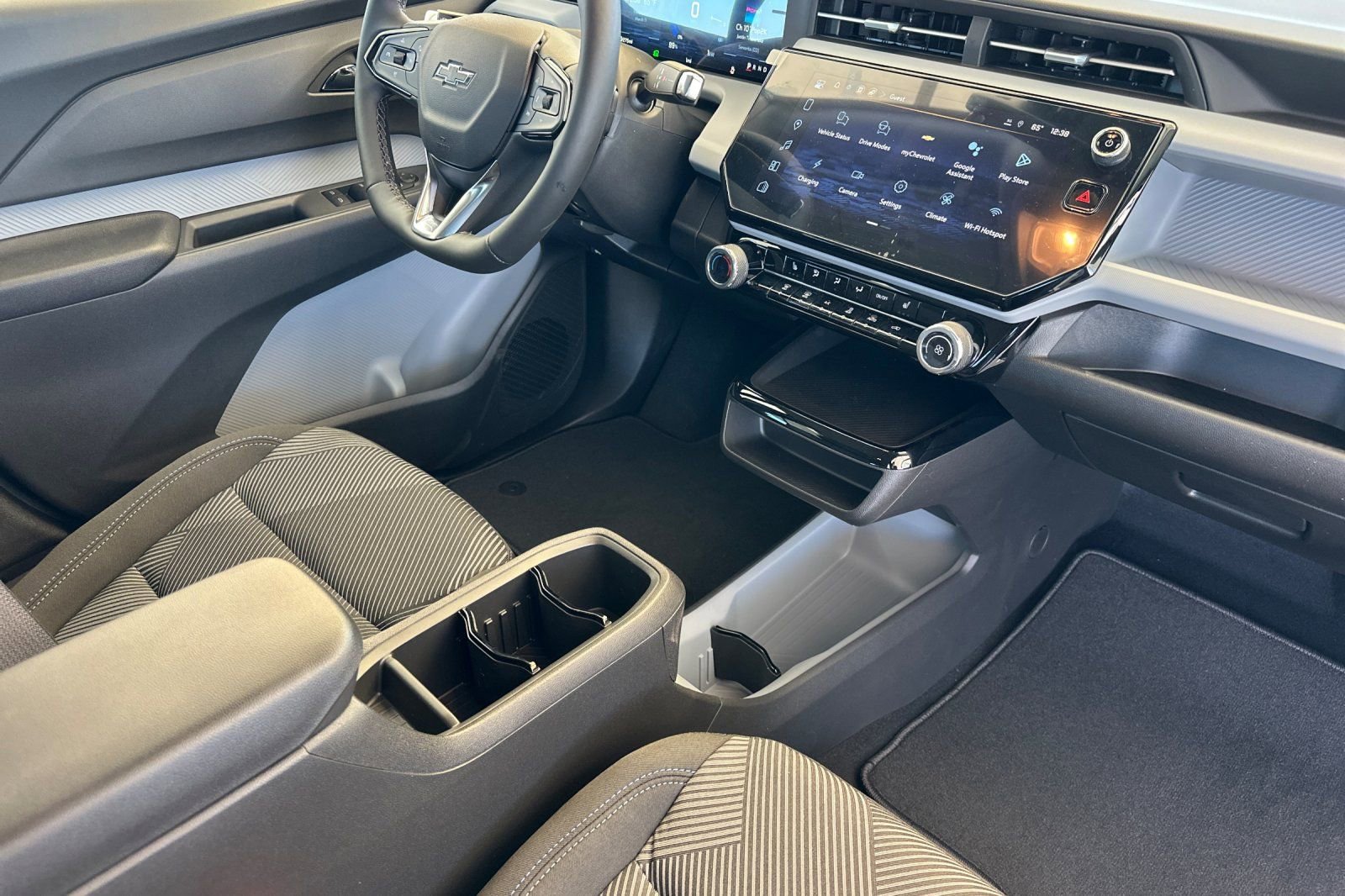 New 2027 Chevrolet Bolt LT w/ Comfort Package image 17