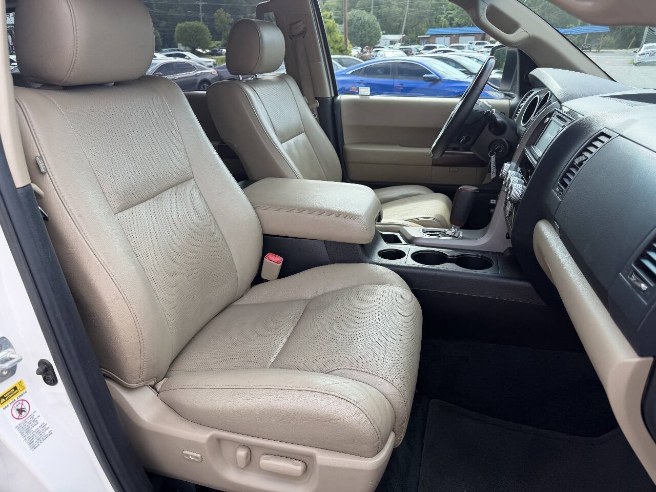 Used 2014 Toyota Sequoia Platinum AWD/4WD image 21