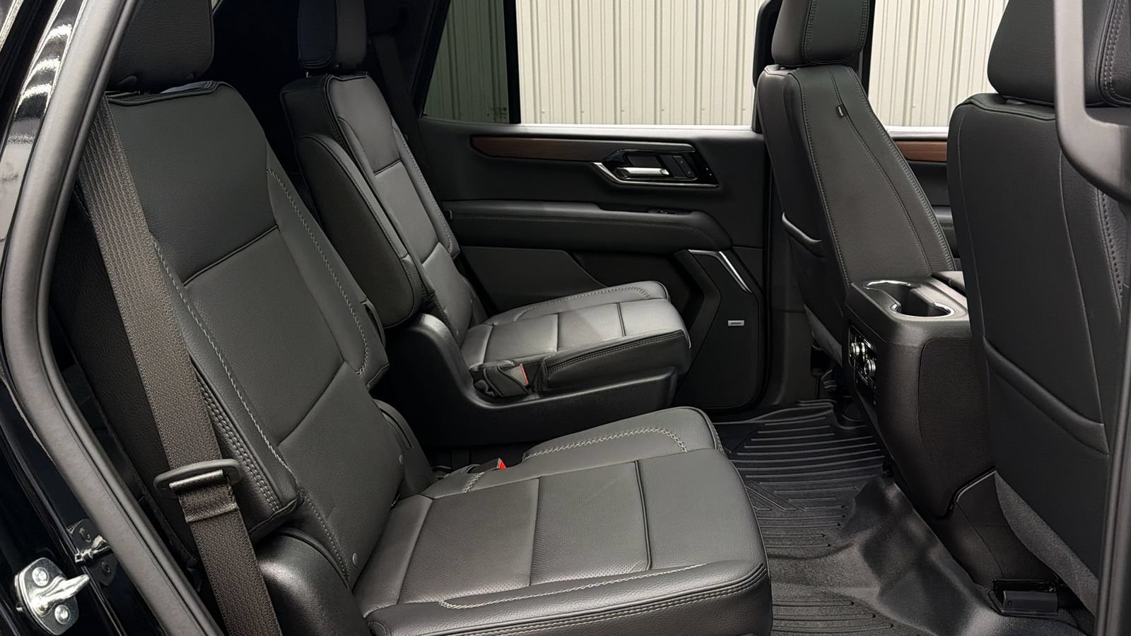 Used 2026 GMC Yukon Denali w/ Sun & Power Step Package AWD/4WD image 38