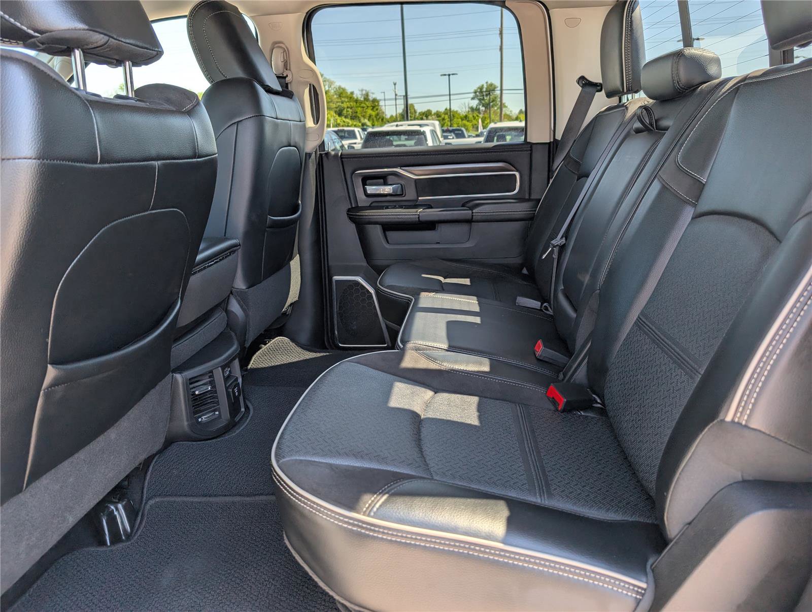 Used 2024 RAM 2500 Laramie AWD/4WD image 16