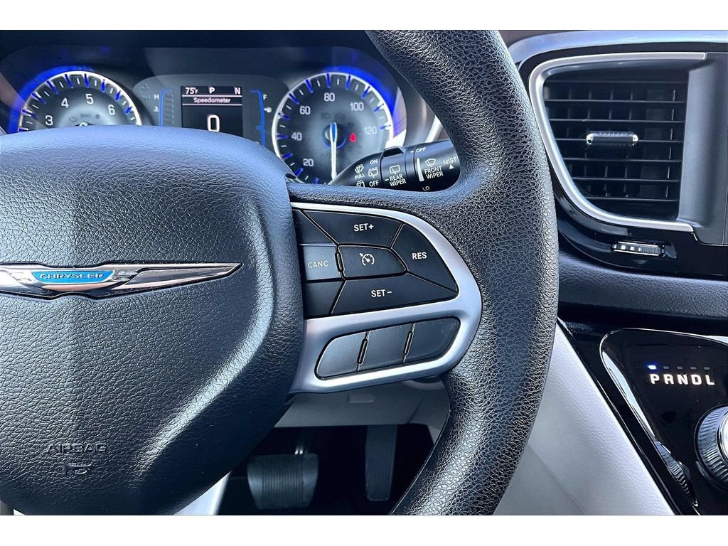 Certified 2019 Chrysler Pacifica Touring Plus FWD image 12