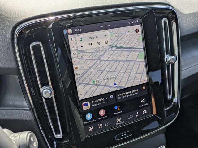 Certified 2023 Volvo XC40 Recharge Plus image 22