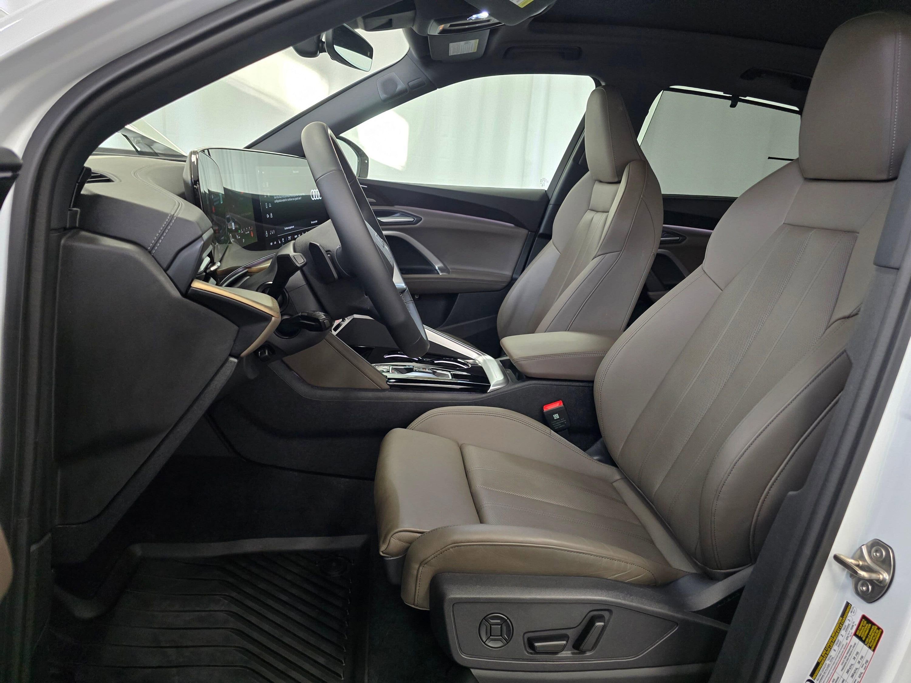 Used 2025 Audi Q5 Premium Plus image 13