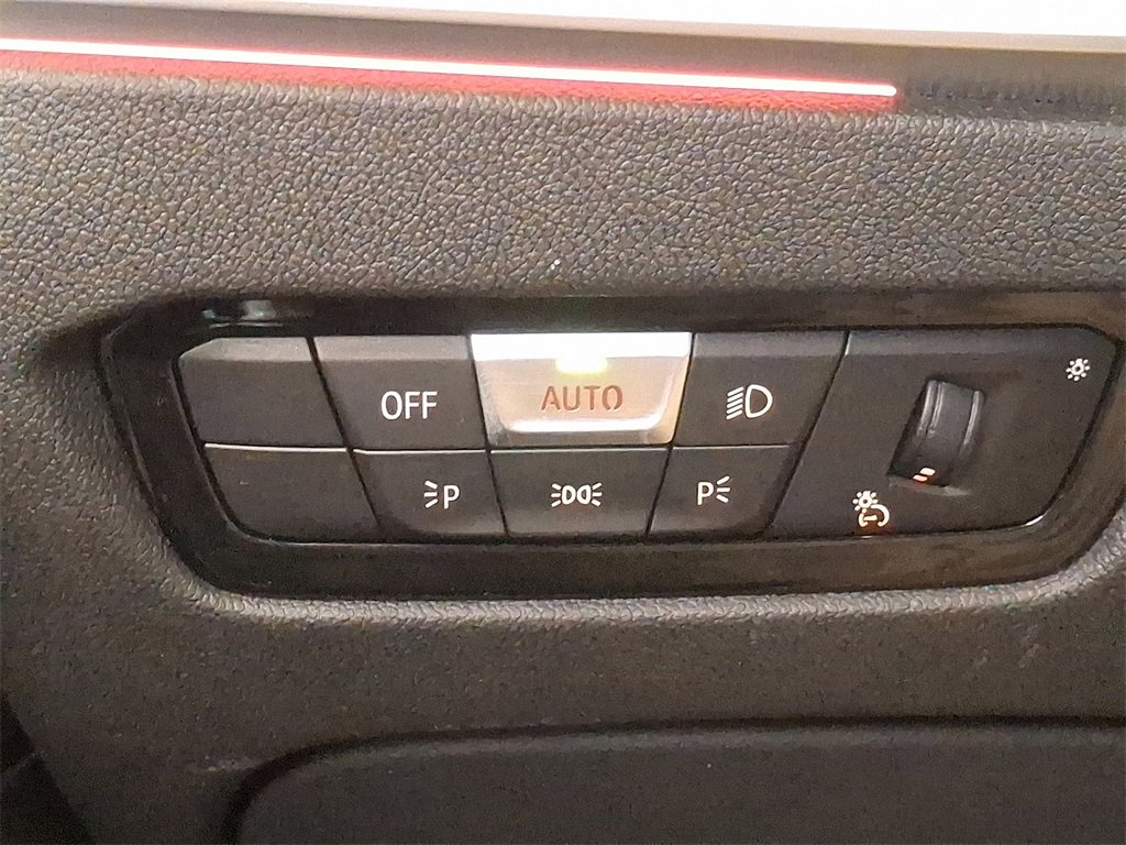 Used 2020 BMW 330i xDrive Sedan w/ Convenience Package image 26