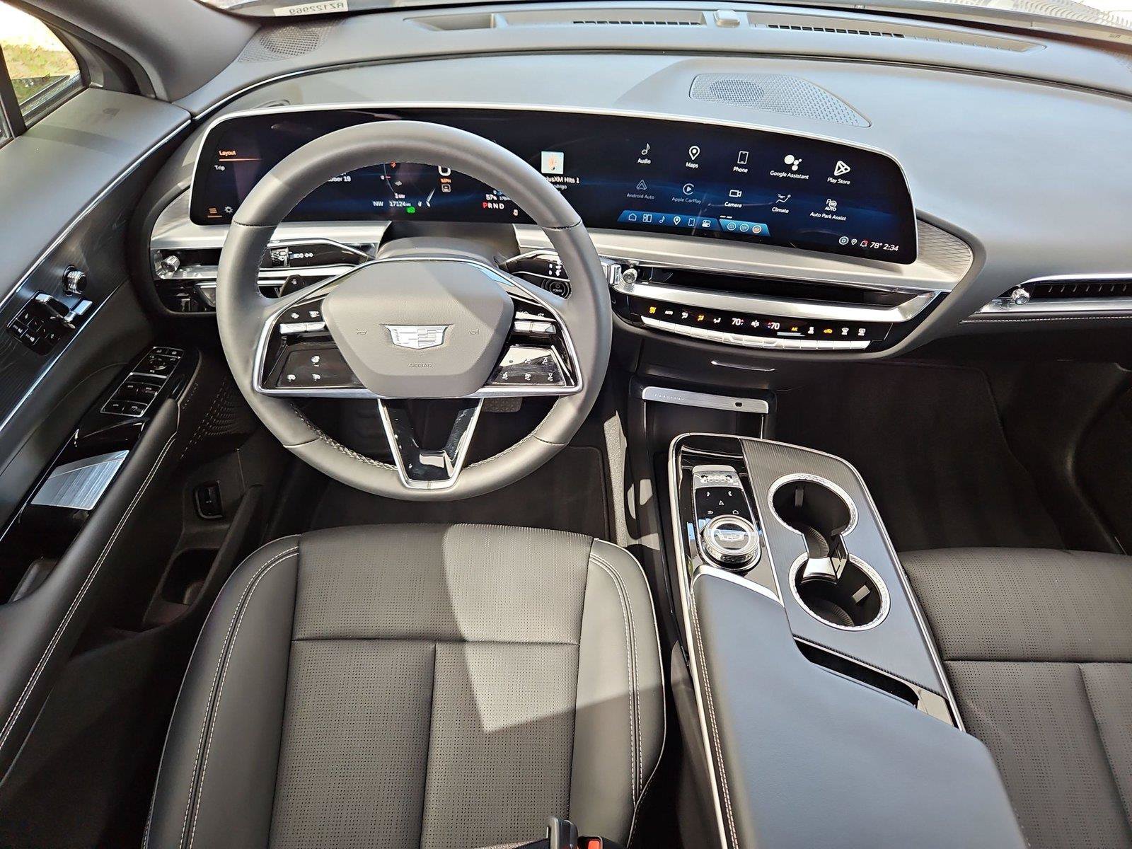 Used 2024 Cadillac Lyriq Luxury RWD image 14