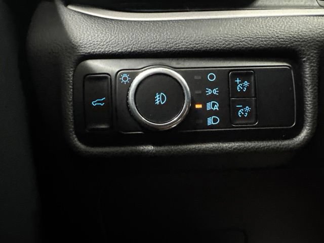 Used 2023 Ford Explorer XLT w/ Equipment Group 202A AWD/4WD image 21