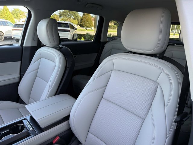 New 2026 Lincoln Nautilus Premier w/ Jet Appearance Package AWD/4WD image 13