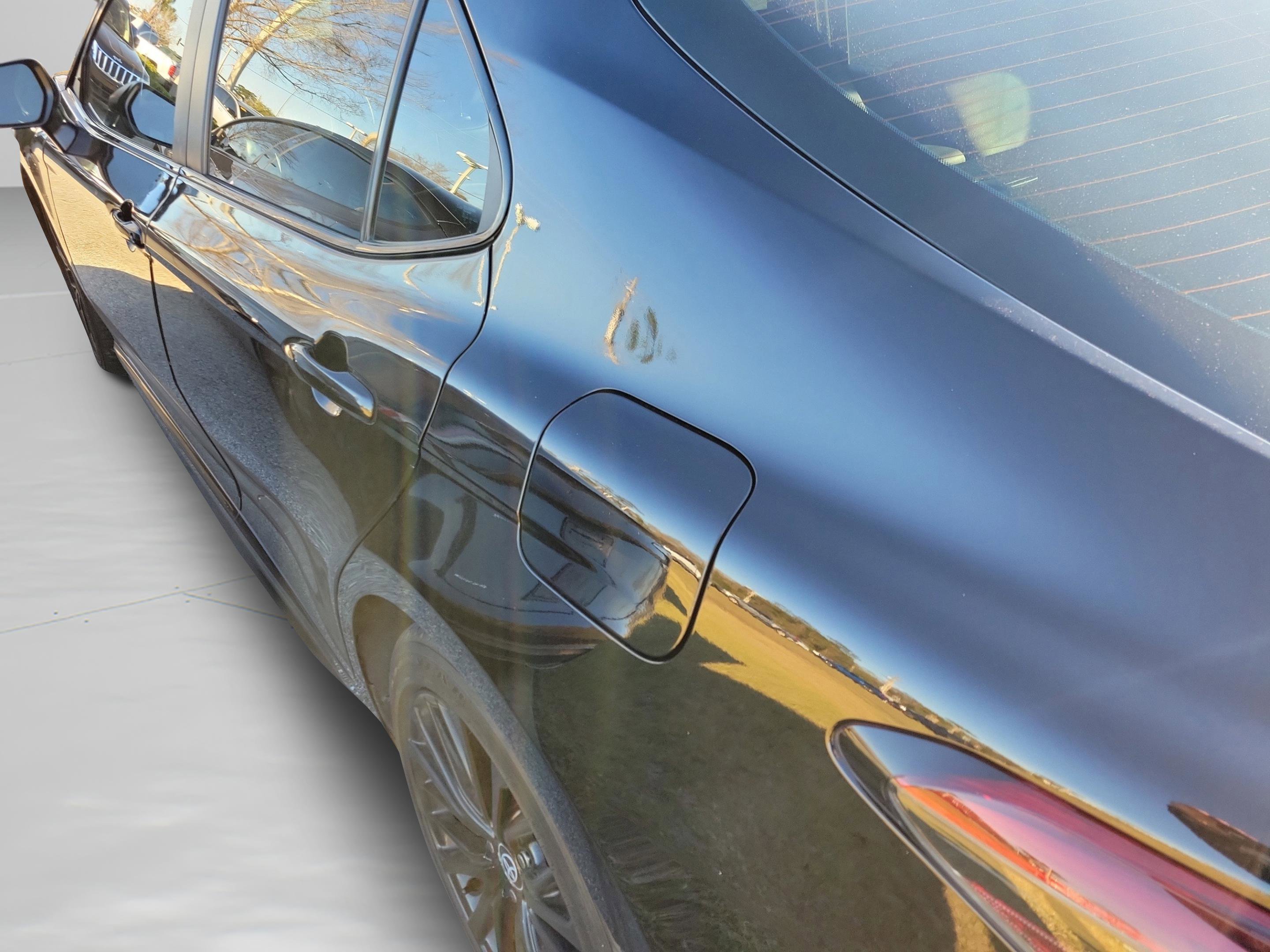 Used 2022 Toyota Camry SE image 18