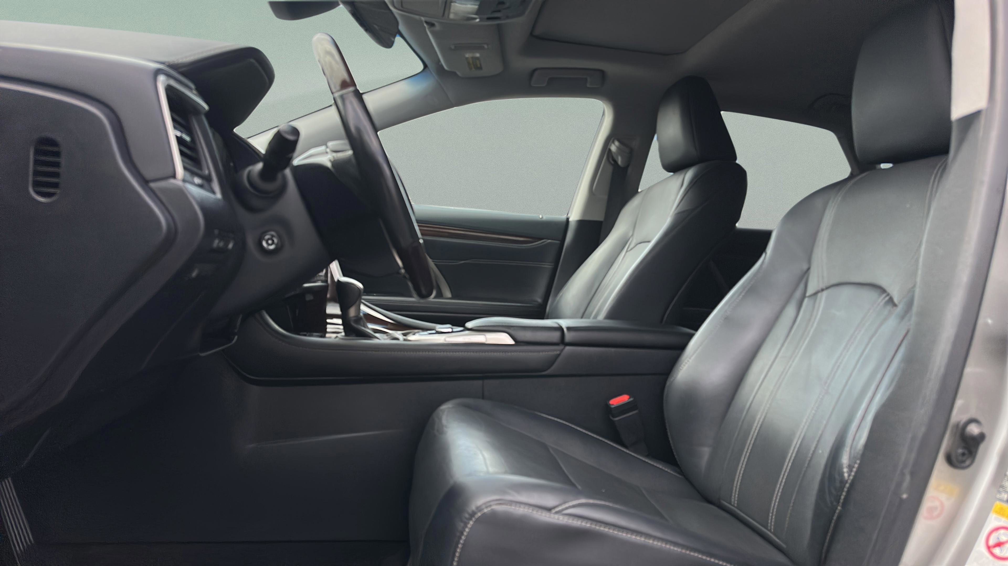 Used 2019 Lexus RX 450h AWD w/ Navigation Package image 9