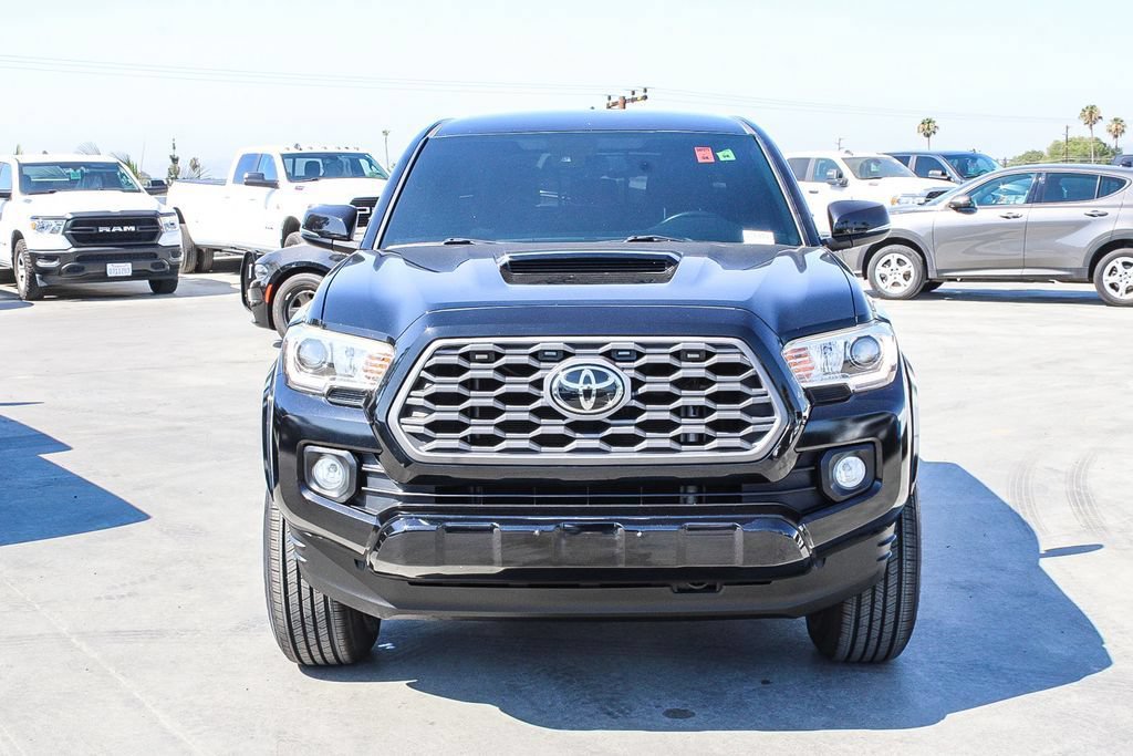 Used 2021 Toyota Tacoma TRD Sport w/ Technology Package RWD image 3