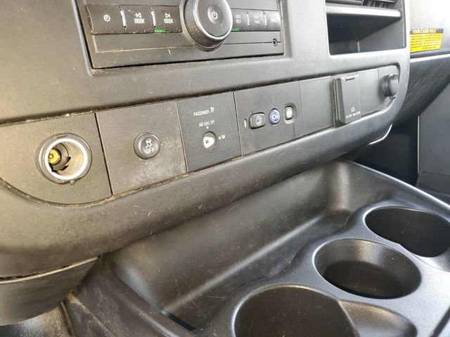 Used 2018 Chevrolet Express 2500 image 30