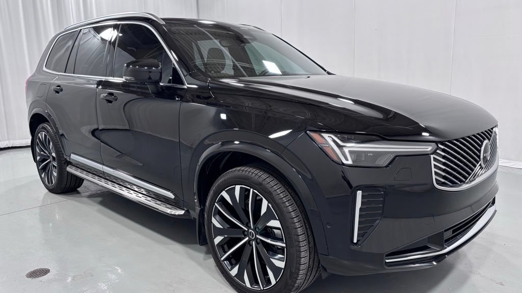 Certified 2025 Volvo XC90 B5 Plus AWD/4WD image 4