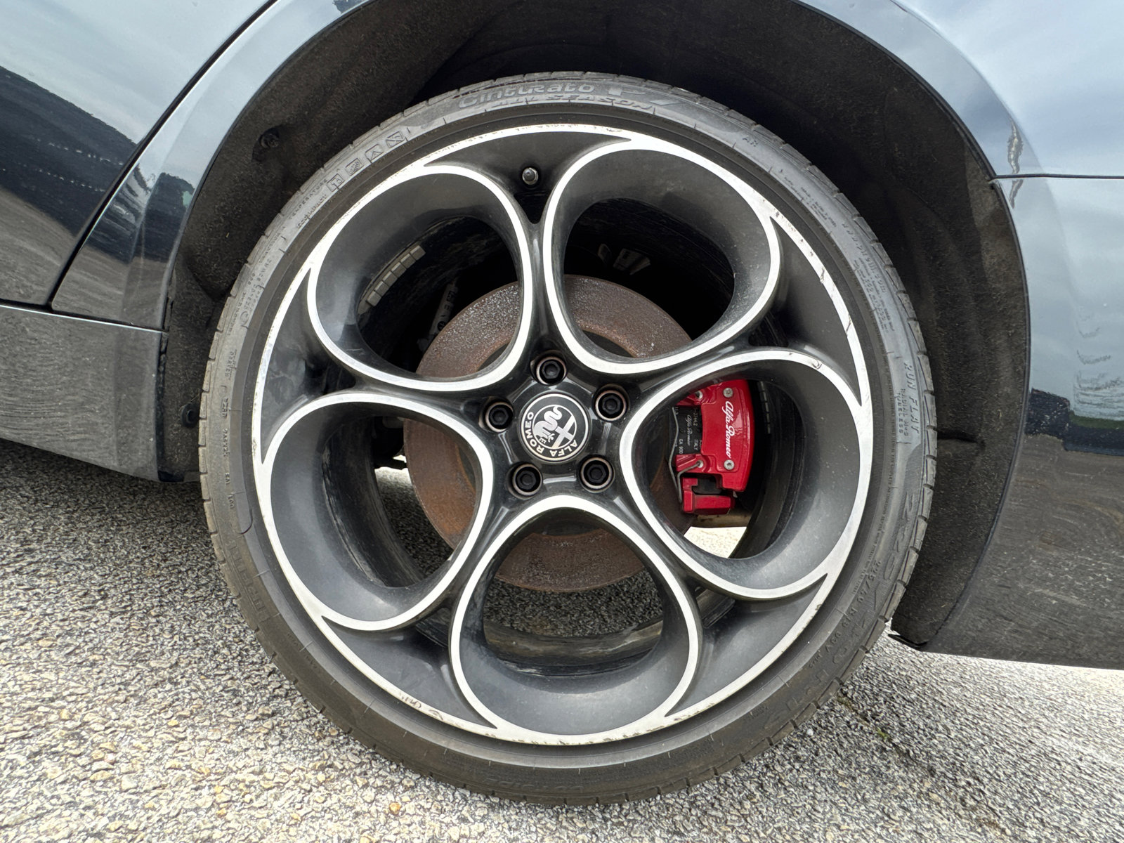 Used 2024 Alfa Romeo Giulia Veloce AWD/4WD image 23