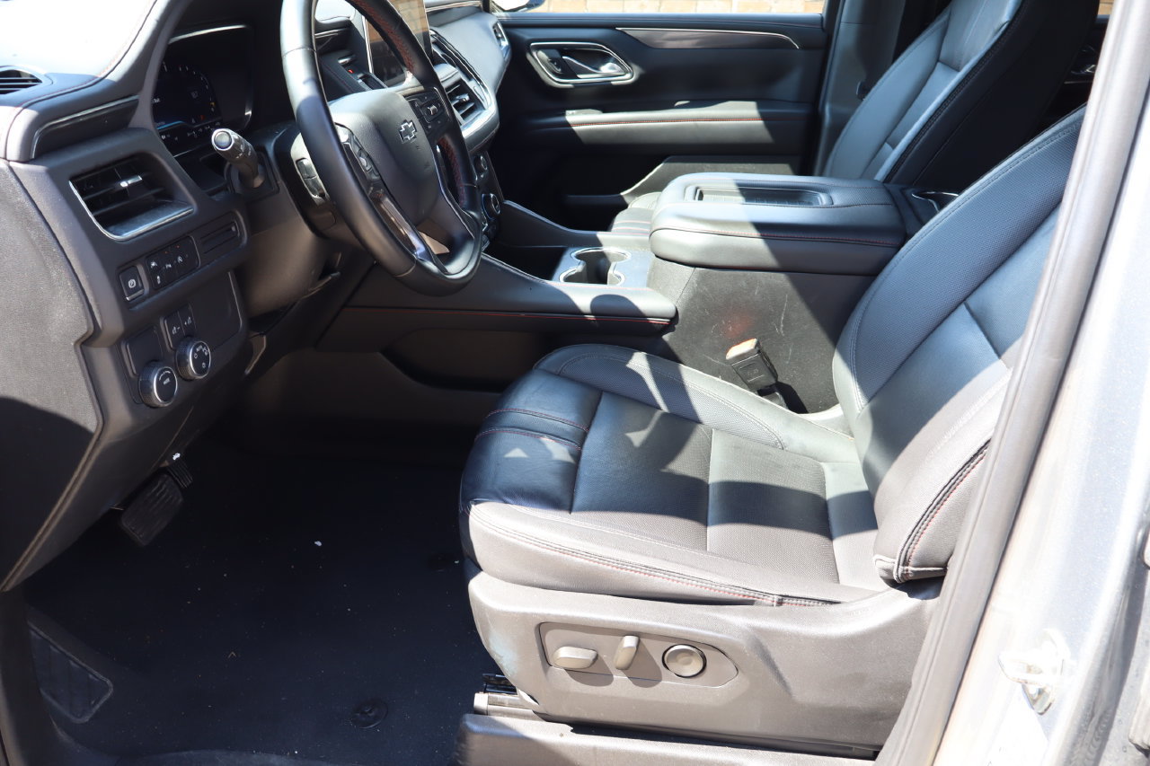 Used 2024 Chevrolet Suburban RST RWD image 16