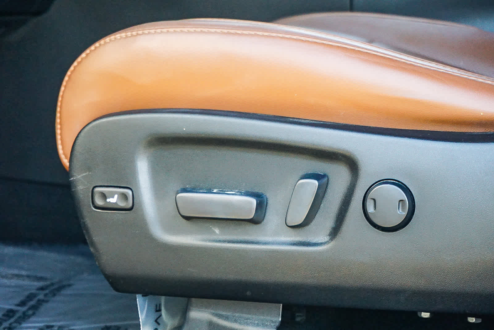 Used 2017 Toyota Highlander Limited image 23