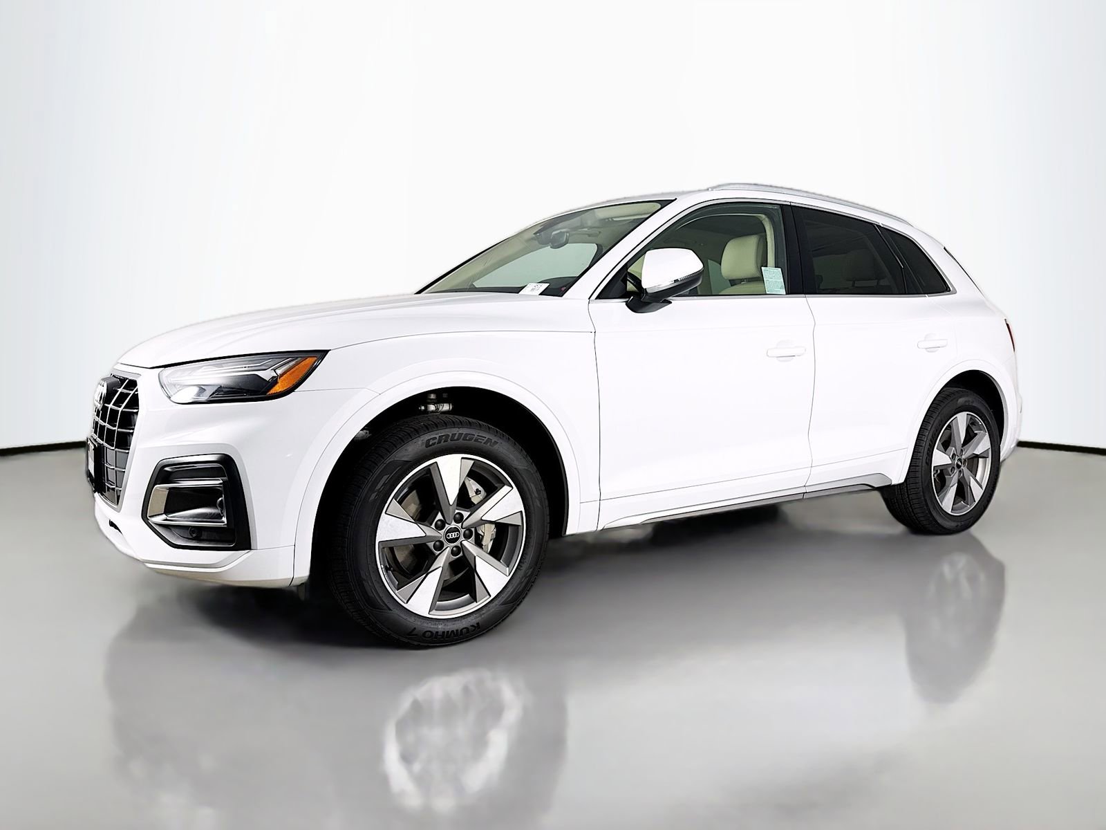 Used 2023 Audi Q5 2.0T Premium w/ Convenience Package image 3