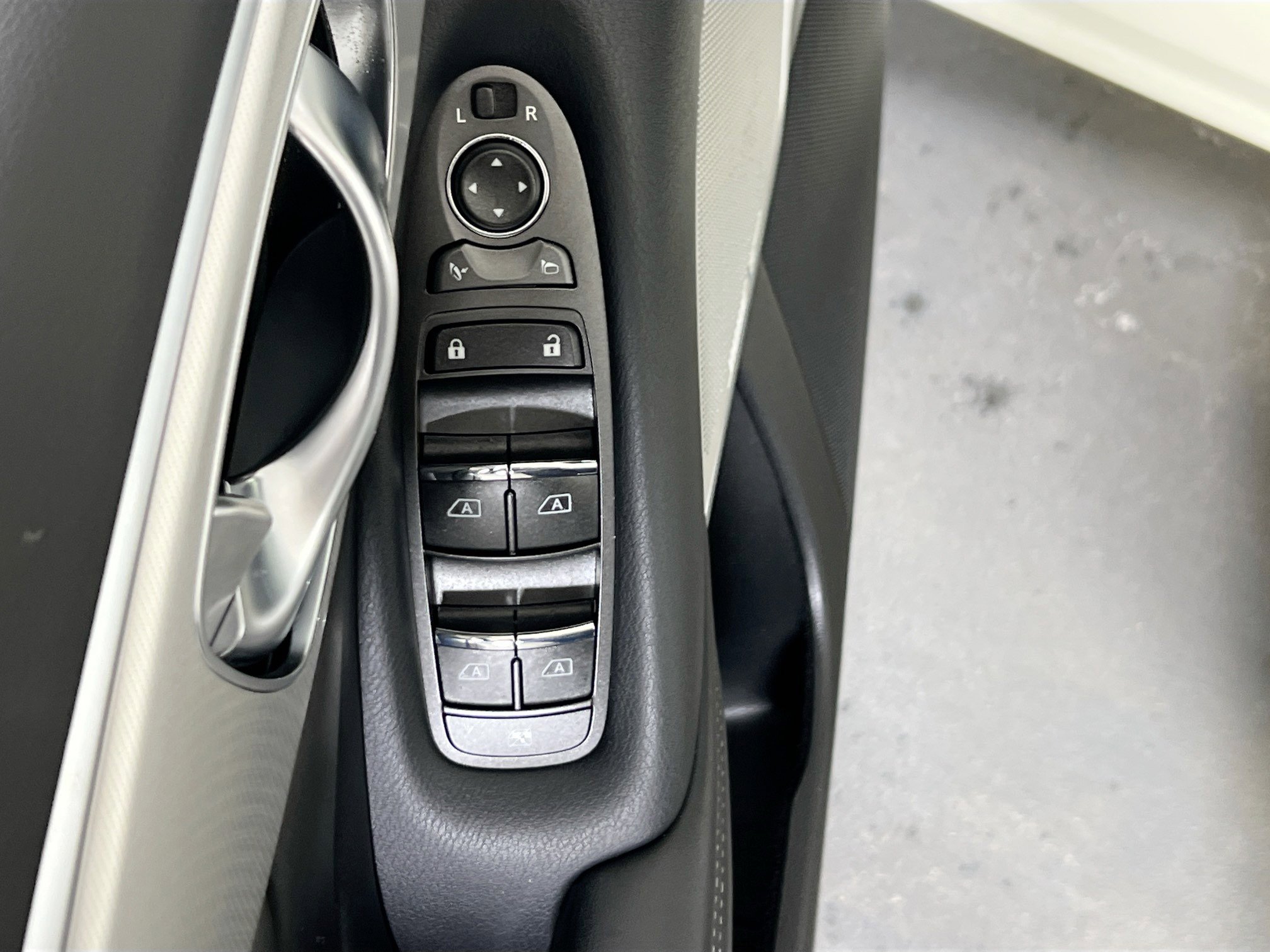 Used 2022 INFINITI Q50 Luxe w/ Cargo Package image 17